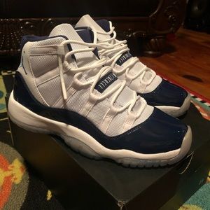 Air Jordan 11 Obsidian